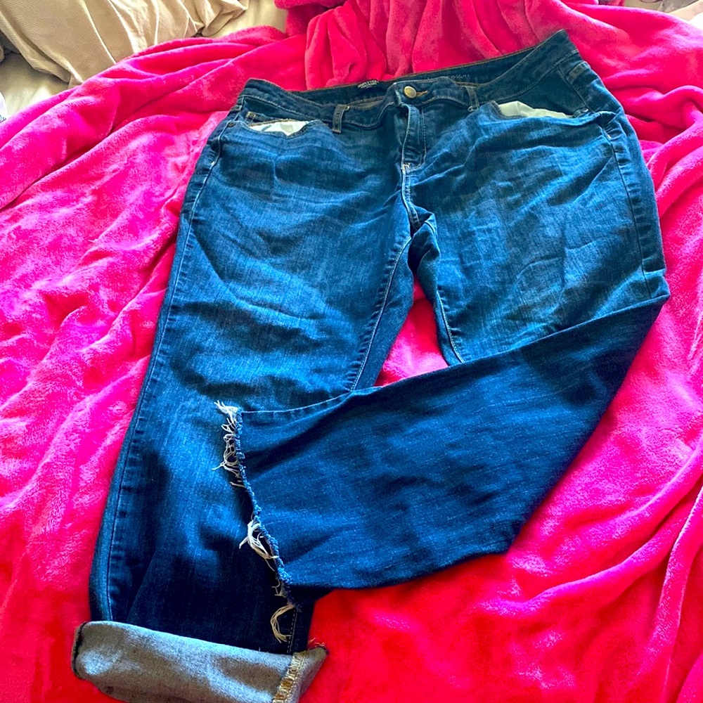 Vera Wang bootcut jeans.  Can also be worn cuffed.  Size 16.